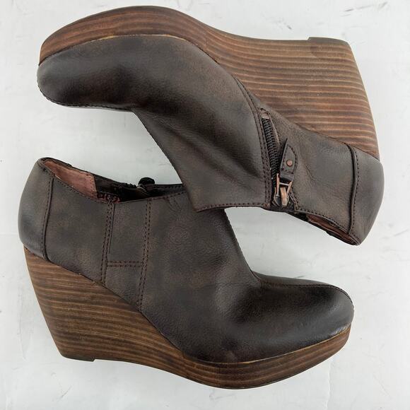 Dr. Scholls (9) Expresso Brown Faux Leather Stacked Wedge Heel Ankle Boots - Picture 3 of 11